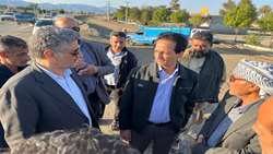 دیدار رئیس سازمان جهاد کشاورزی جنوب کرمان با مردم روستای شمس آباد در پی خسارت ناشی از سیل به این روستا